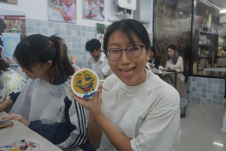 Vicky makes art